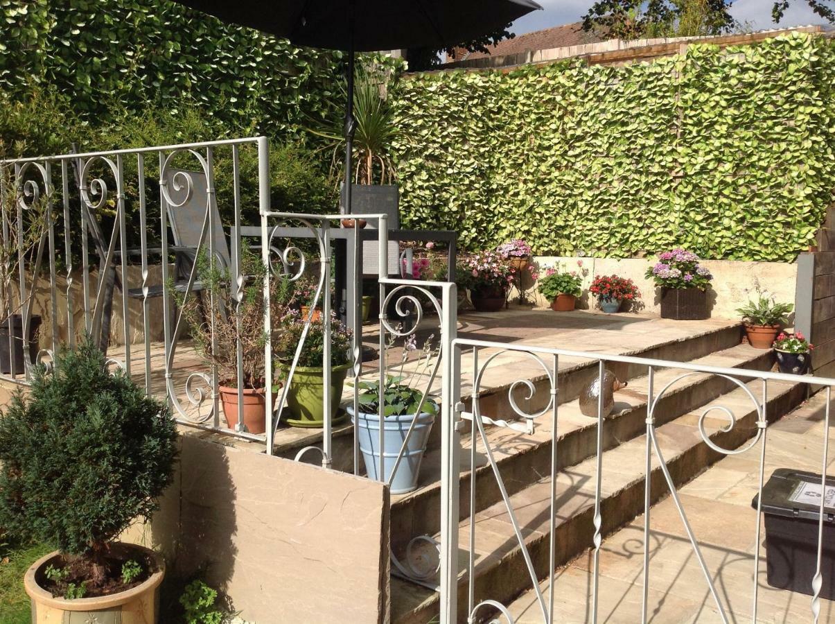 Silvergrove Apartment In E Sussex Newick Bagian luar foto